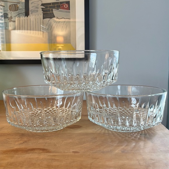 Vintage Diamant Starburst Patterned Brilliant Cut French Arcoroc Round Bowl - Picture 9 of 11